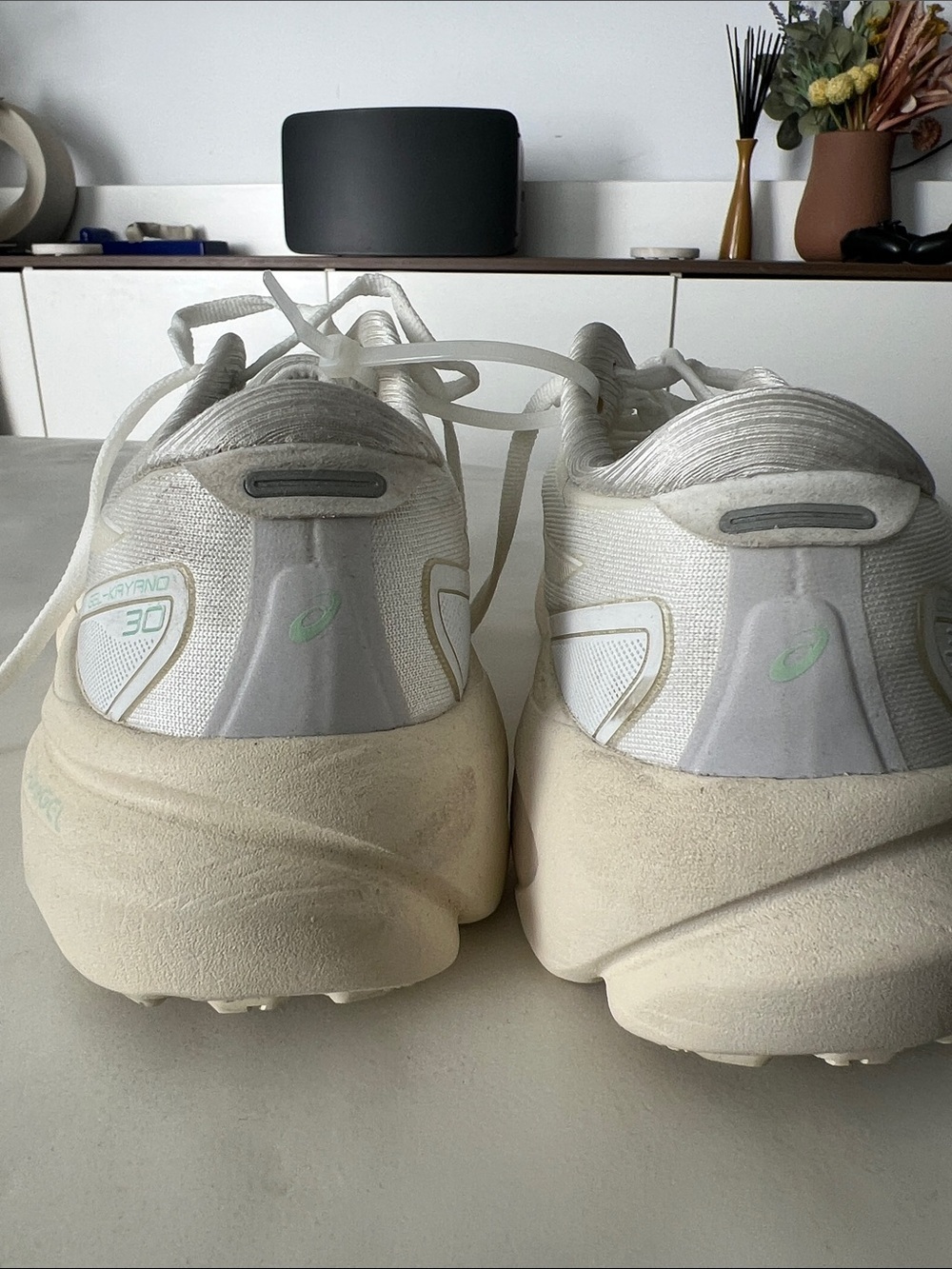 Asics Gel Kayano 30 White / White Running Shoes Men's 8.5 - Picture 9 of 13